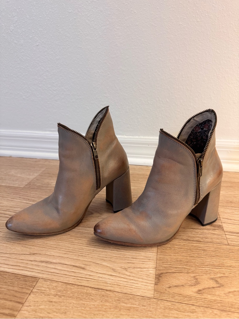 Freebird Jalessa Leather Ankle Boots